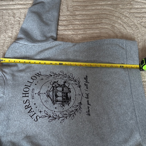 Gray Stars Hollow Graphic Hooded Sweatshirt - Picture 9 of 10